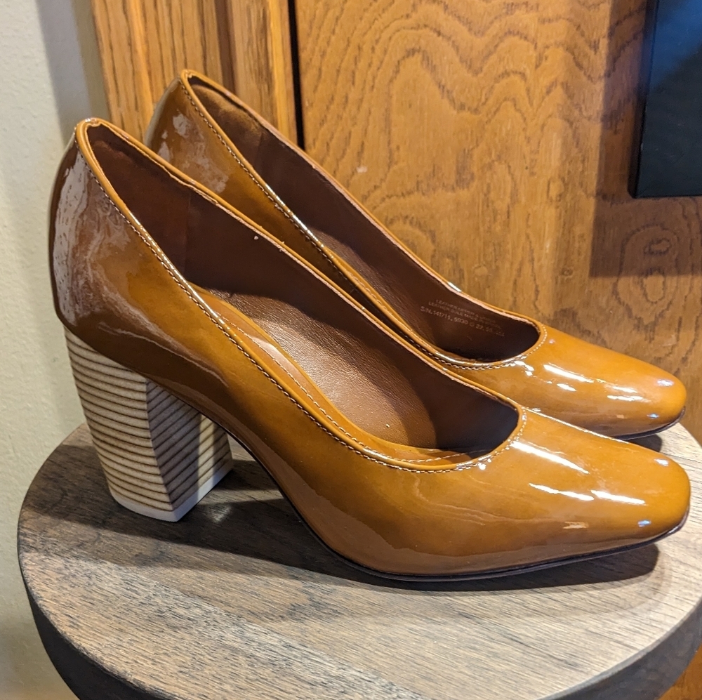 Tory Burch Banana Patent Leather Pumps sz 5M - Picture 5 of 16